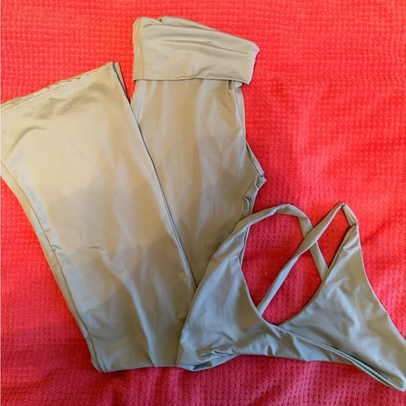 Two-Piece Set - Picture 3 of 9